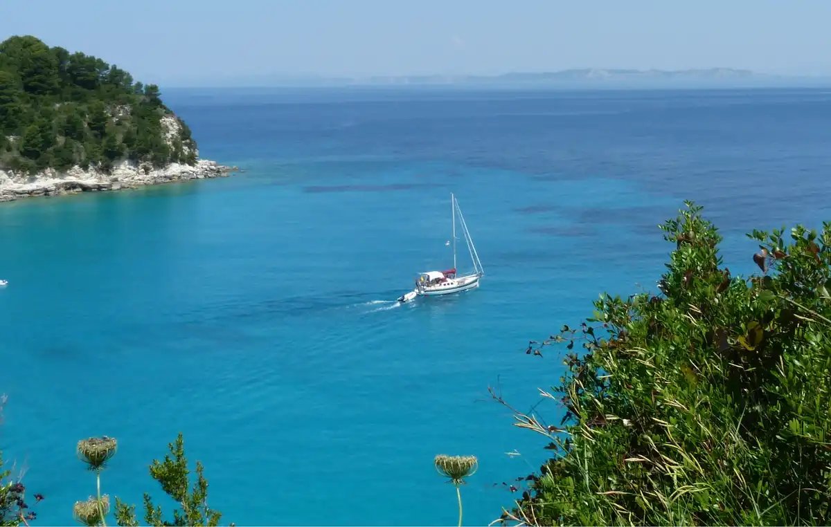 Entdecken Sie Skiathos und Sounion auf einer Segelreise