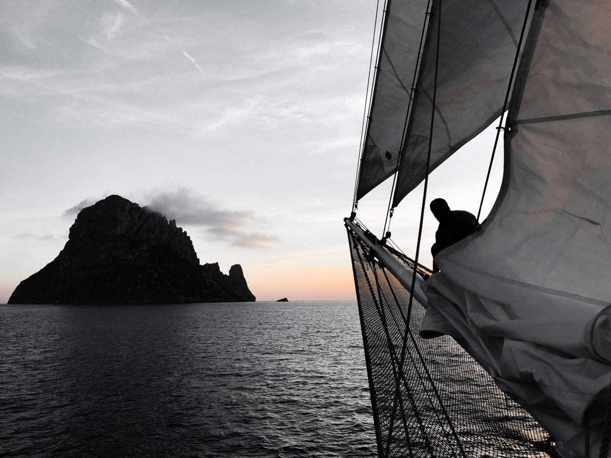 vacation-on-sailboat