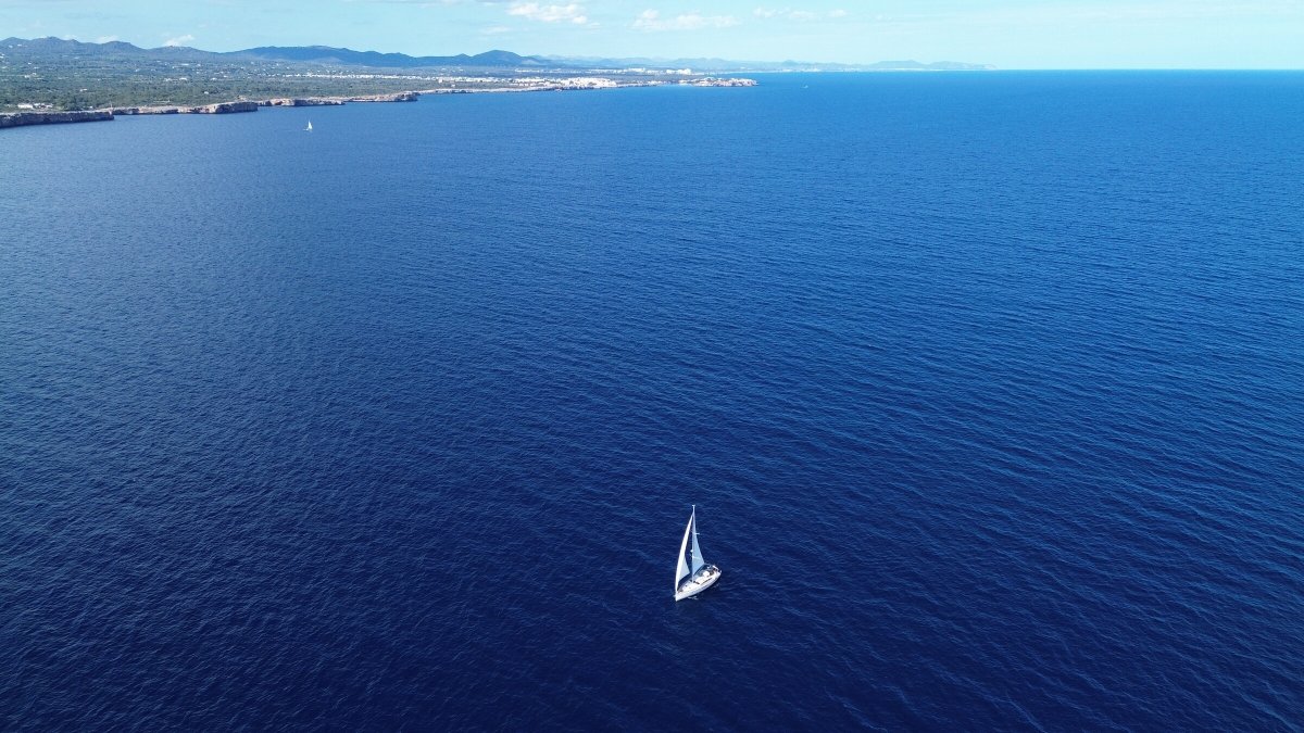 Learn to sail on a cruise from Brest to London