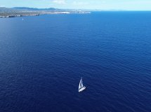 Barcos de navegación en el Mediterráneo