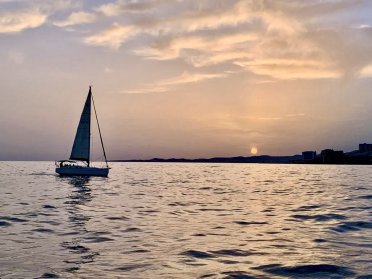 Attraversa lo Stretto in barca a vela da Puerto Banús a Ceuta - Vivi la tua esperienza!