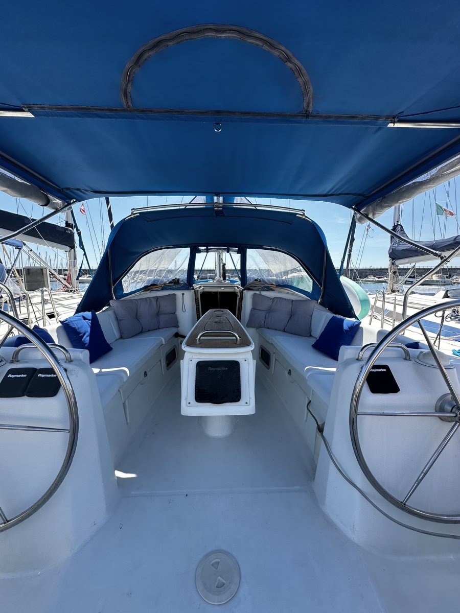 Sailboat navigation course