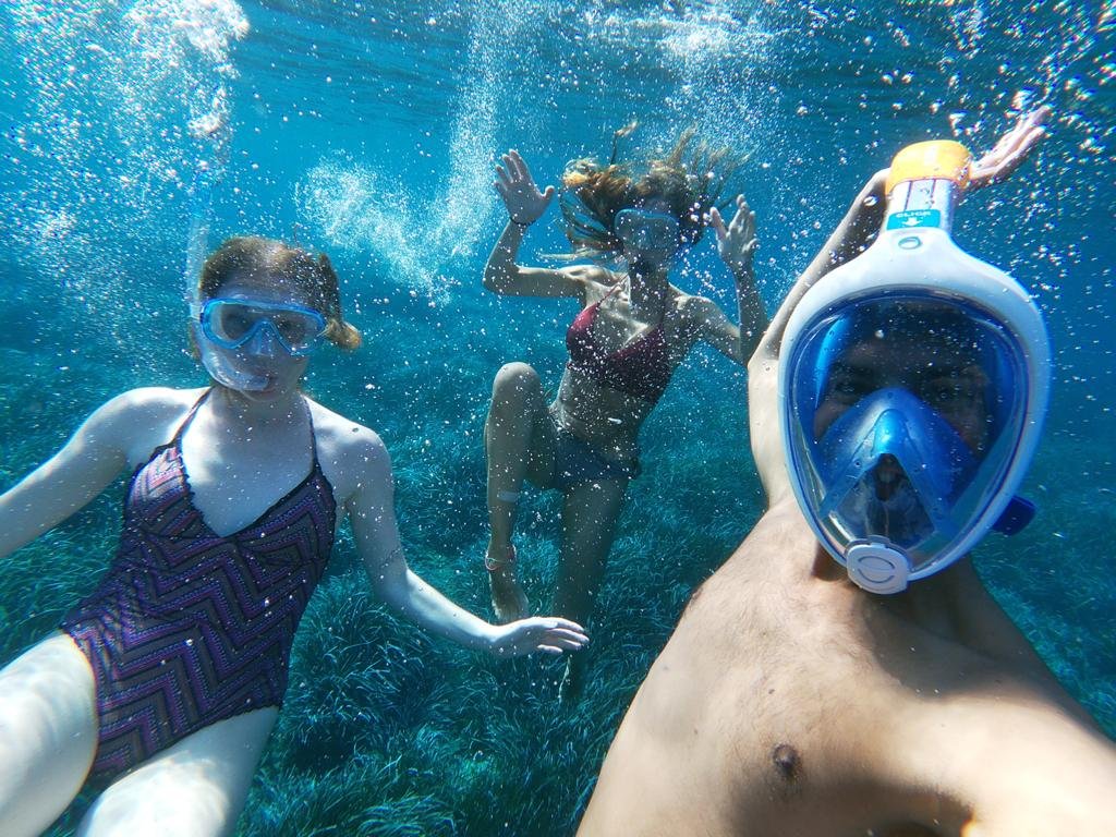 Viaje en barco de ida por el archipiélago de Maddalena y Córcega