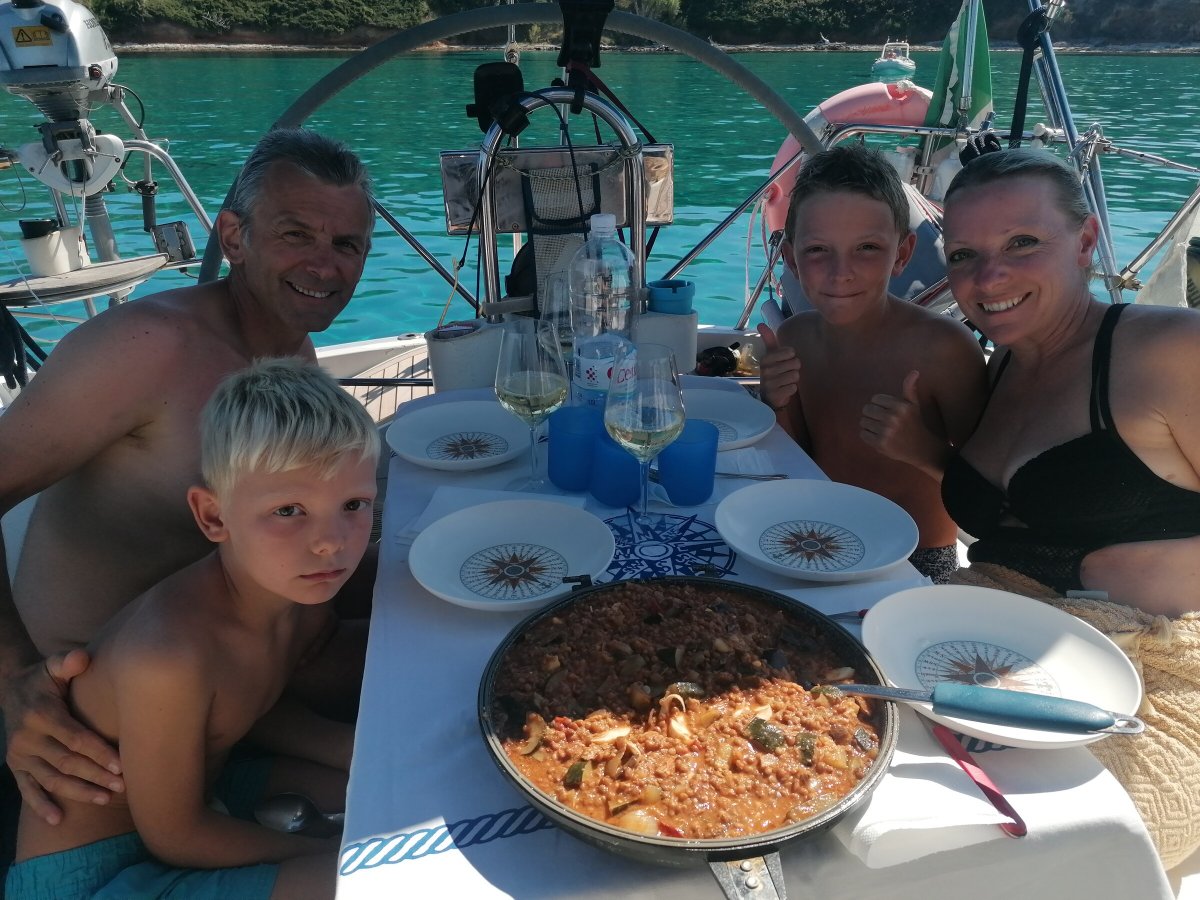 Navega en un crucero por las calas