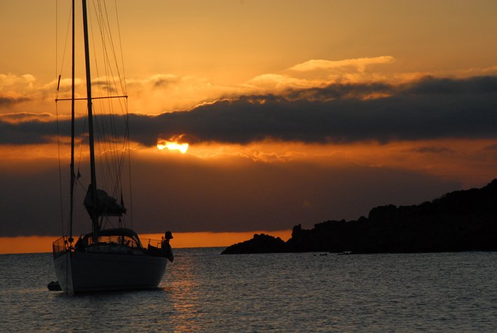 Discover the beauty of Sardinia with a sailing cruise