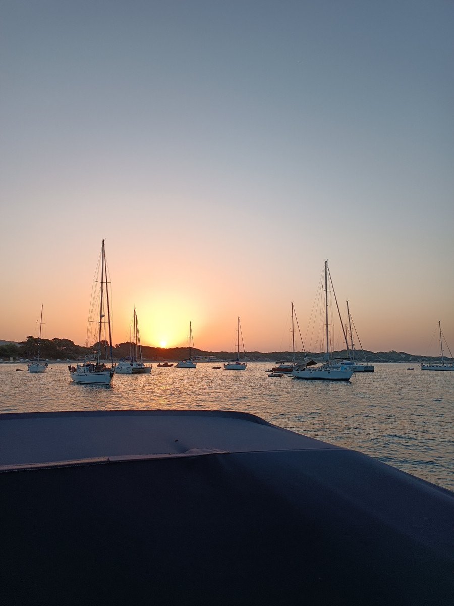 Sailing between islands