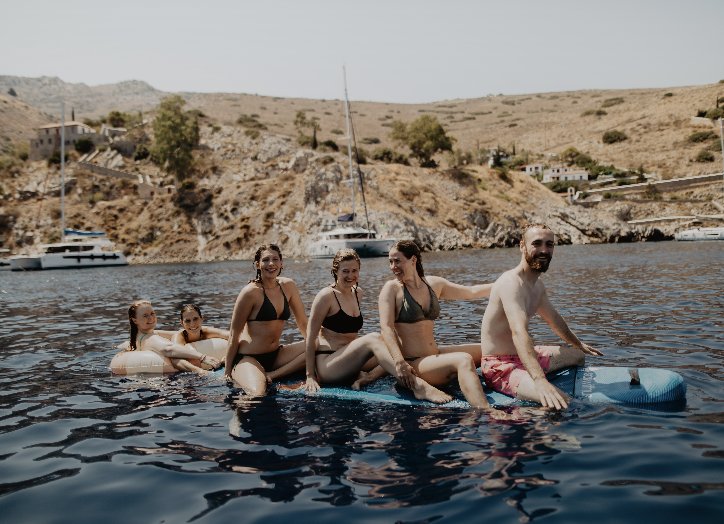 Segeltour auf einem Katamaran durch das Mittelmeer mit Kreuzfahrt und Tour ab Athen