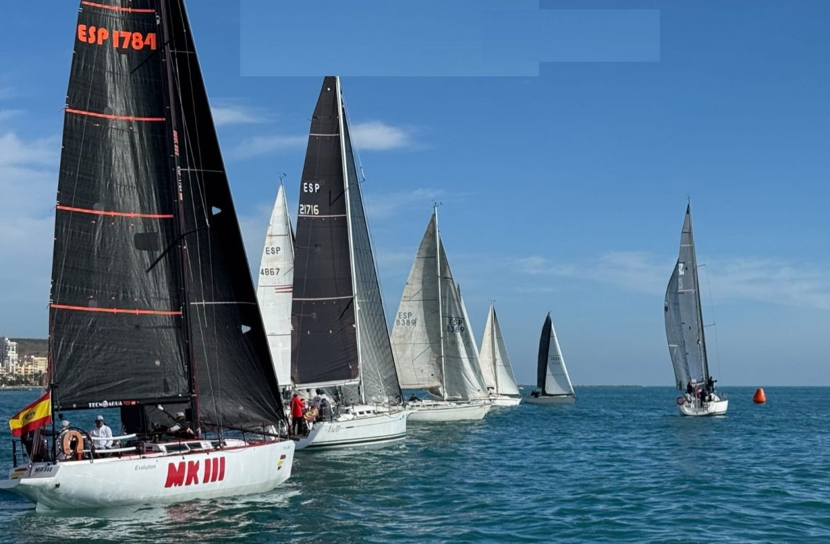 Große Menschenmenge bei der XV Liga Garvalín Regatta