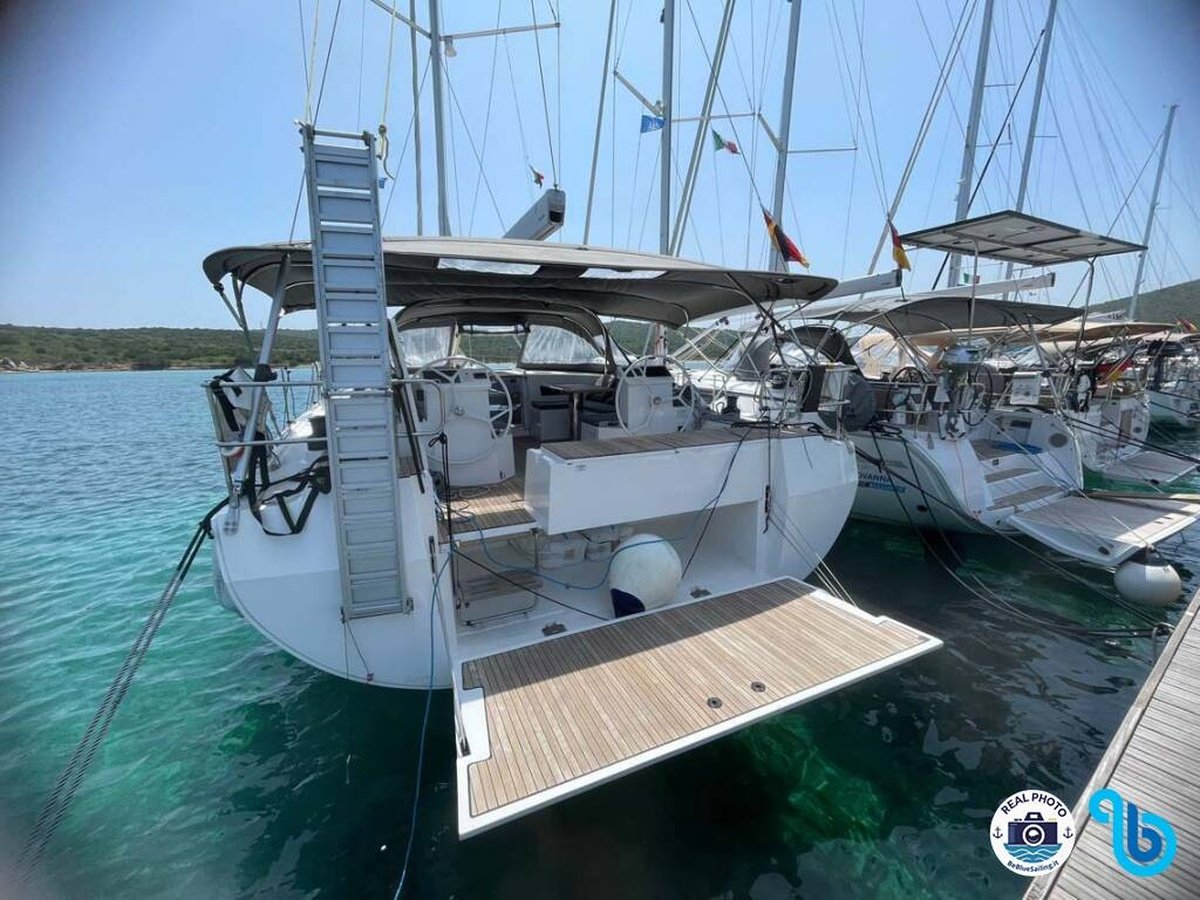 Bavaria Yachts - 5 {{i18n.cabins}}