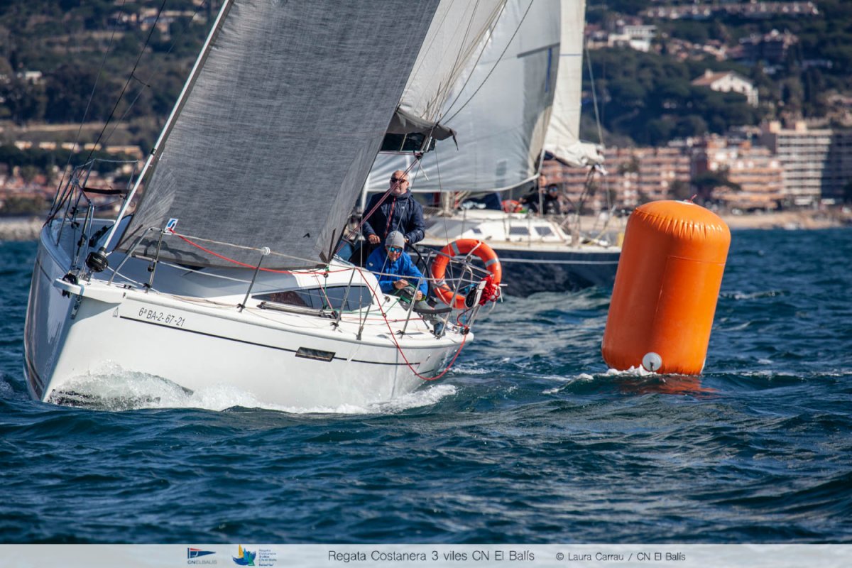 Segelboot bei der 100 Milles Regatta zwischen den Inseln (Menorca und Mallorca)