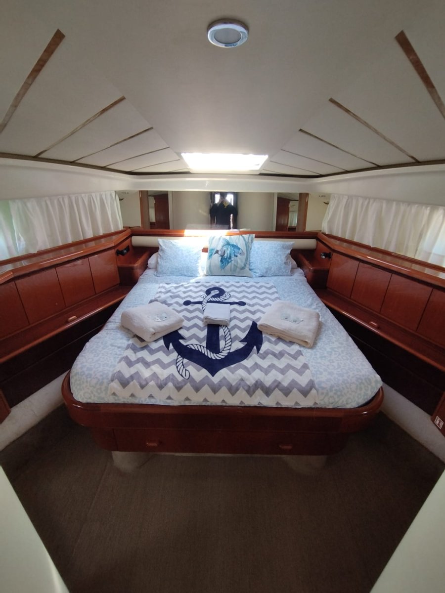 Sail through the Bay of Cadiz on a relaxing cruise