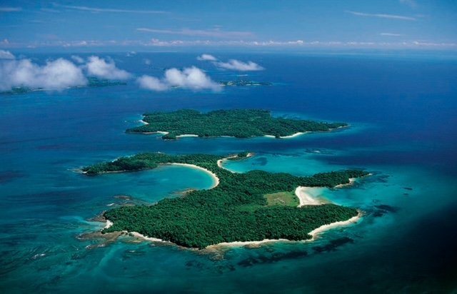 Scopri il canale di Panama in un catamarano.