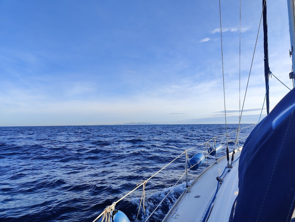 Vela y motor: navegando por las Islas Baleares