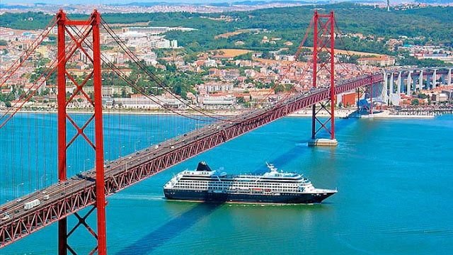 Viaje en barco por el río Tajo en Lisboa