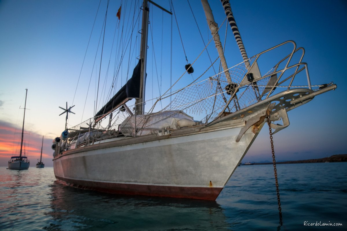 Astilleros Construcciones One Off - 2003