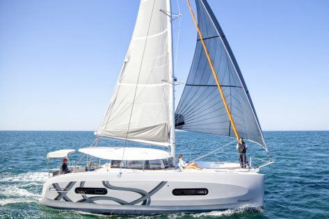 Day Chárter por Ibiza y Formentera en catamarán de lujo