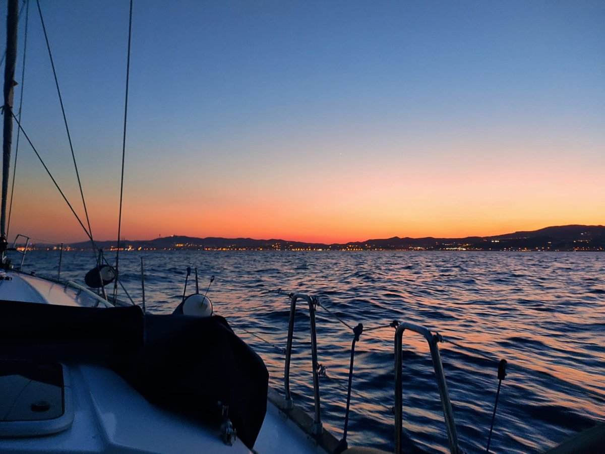 A unique experience: sailing and the America's Cup in Barcelona