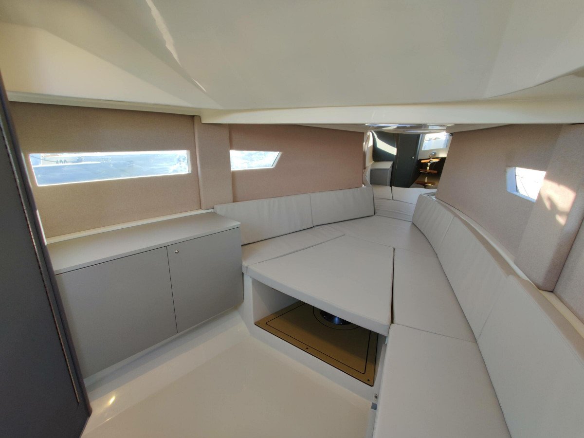 Motorboat - Nuva Yachts - M8