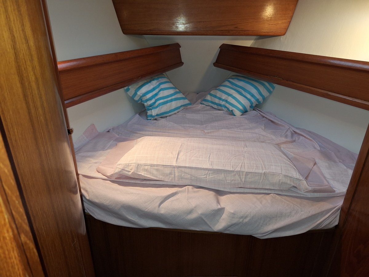 Boot, das nach Colliure segelt