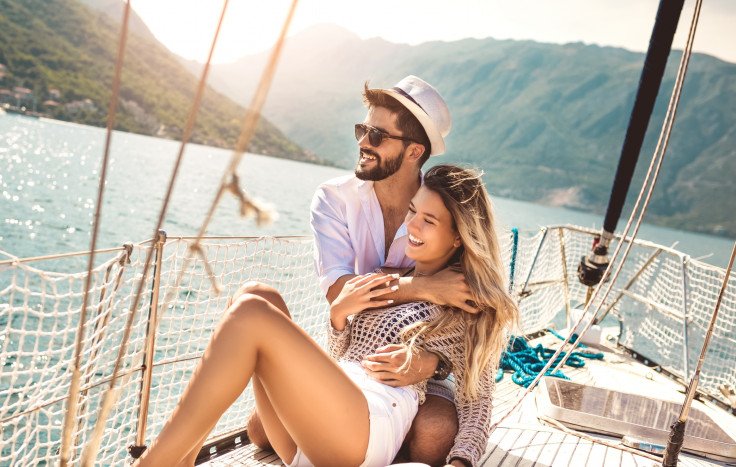 fuga romantica in barca