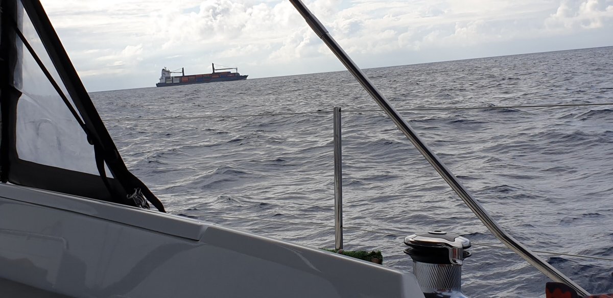 Genieße den Blick auf das Mittelmeer