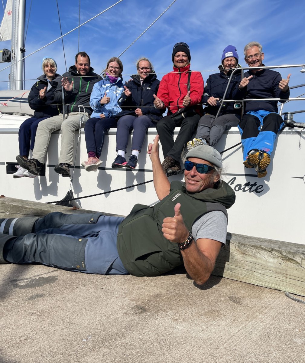 Explora las profundidades de las Azores en un barco
