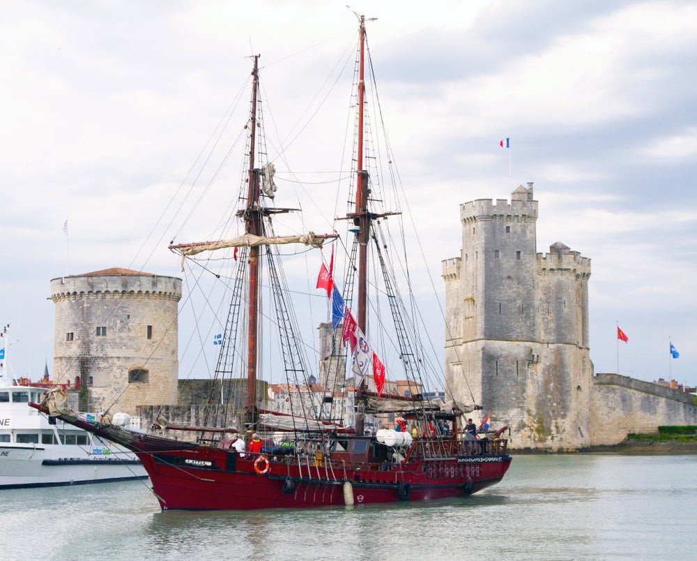 Atyla+ship+in+La+Rochelle+May+2015+-+Vauclair+castle+sailing+grand+voilier+naviguer