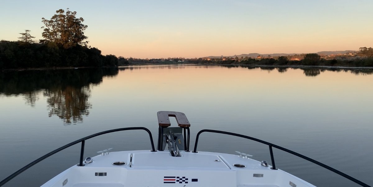 Paseo en velero por la costa de Santander