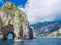 7-tägige Bootstour durch den Golf von Neapel, mit Besuchen in Capri, Ischia, Procida und der Amalfiküste.