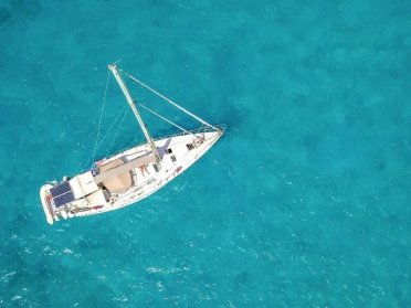 Sailing cruise with a professional skipper in the Tuscan Archipelago