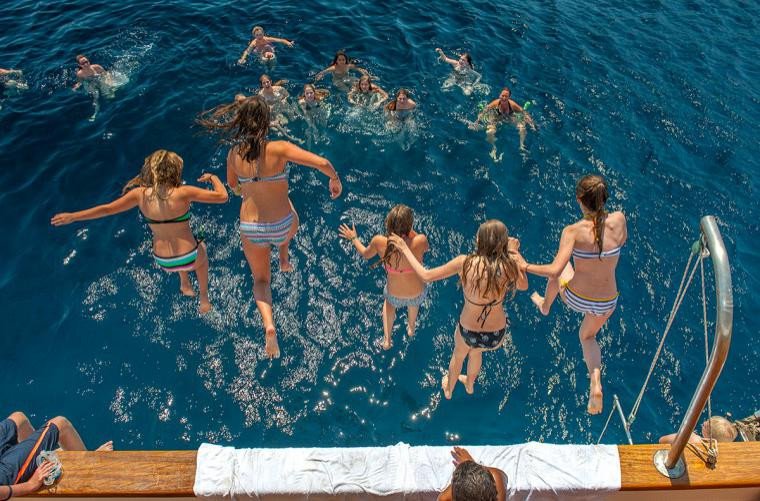 Explora las islas griegas en un yate de lujo