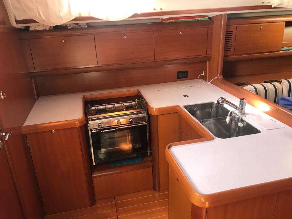 Sailboat - Grand Soleil - 2005