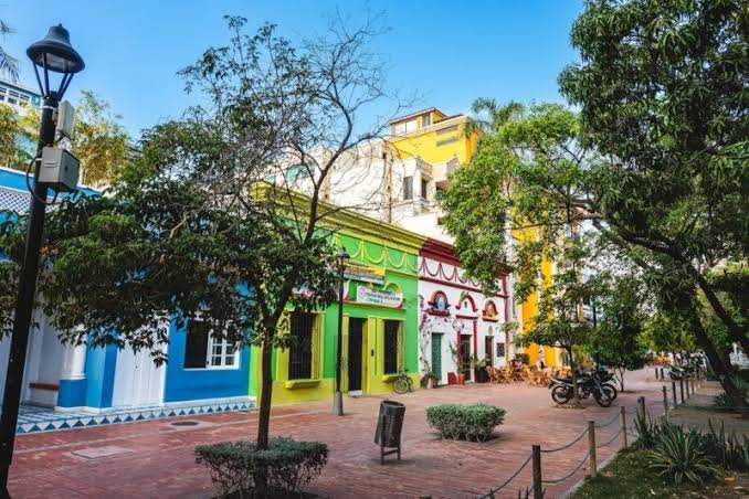 Explora Colombia y Panamá con un tour de navegación en catamaran
