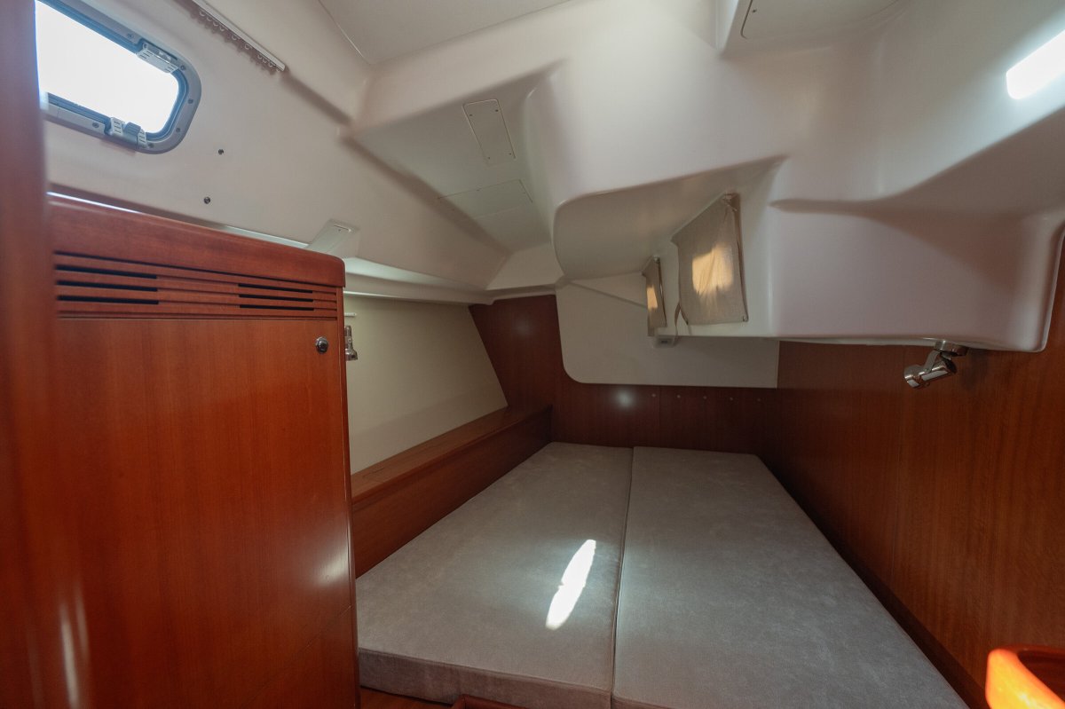 Sailboat - Bénéteau - 15.2 meters