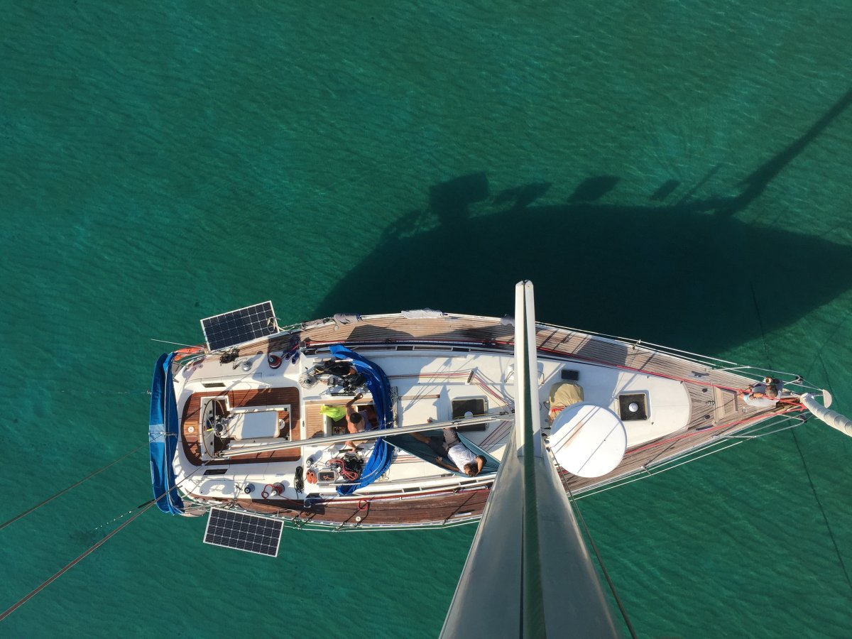 Segelboot im Nordosten des Ägäischen Meeres