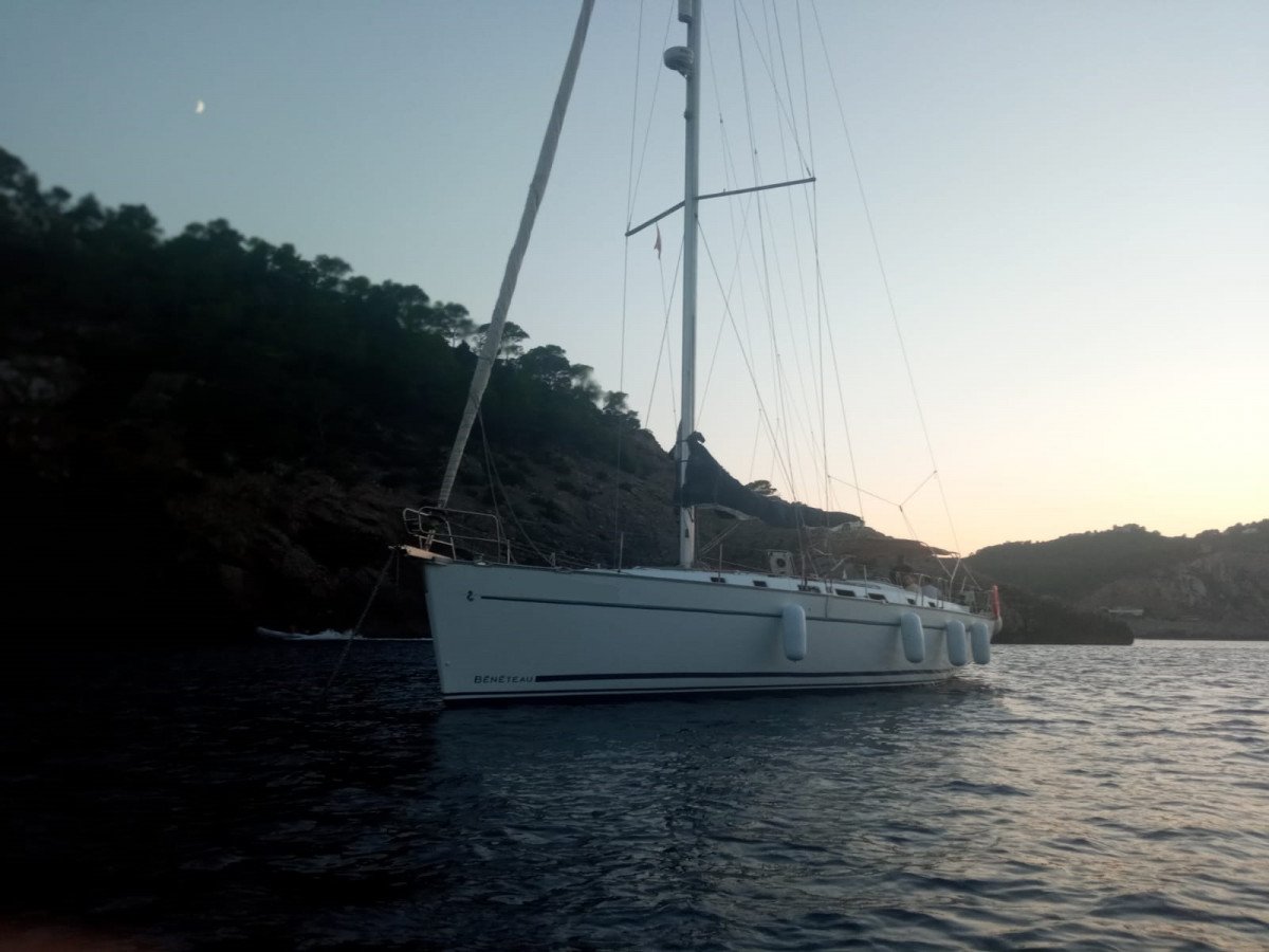 Bénéteau---5-cabinas