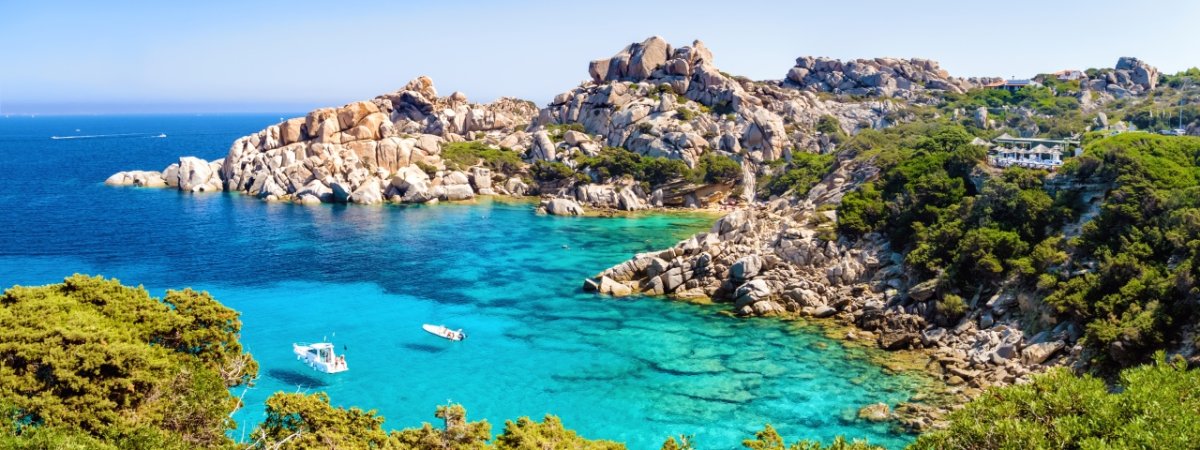 Scopri la Sardegna con un crociera in yacht di lusso