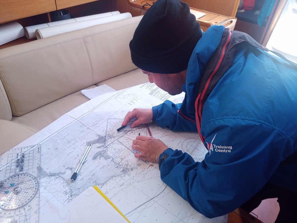 RYA Navigationskurs in schönem Sardinien