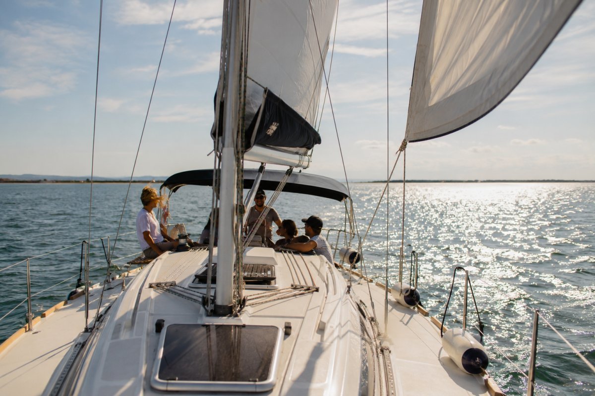 Goditi un tour in barca a vela attraverso il Delta dell'Ebro