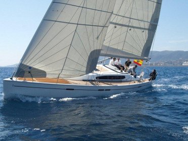 Sail exclusively through Rías Bajas