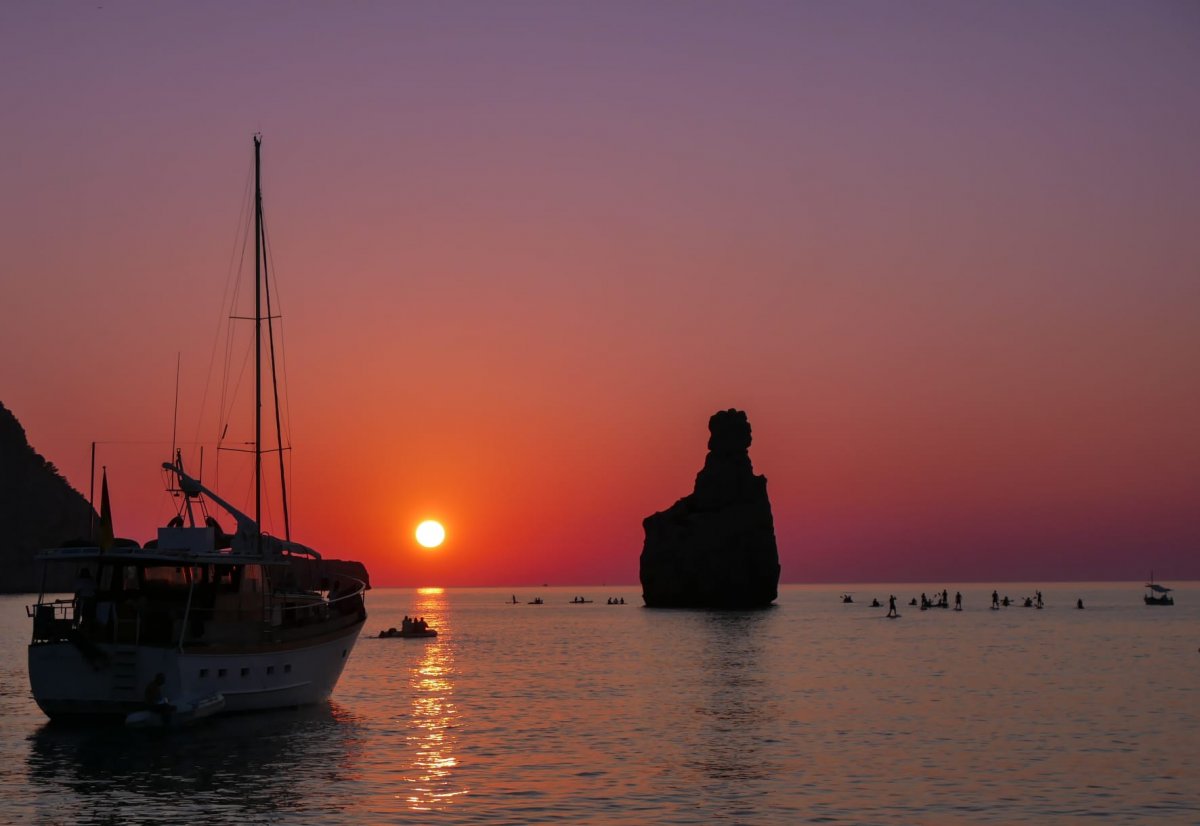 Navegando en un velero por el Mediterráneo