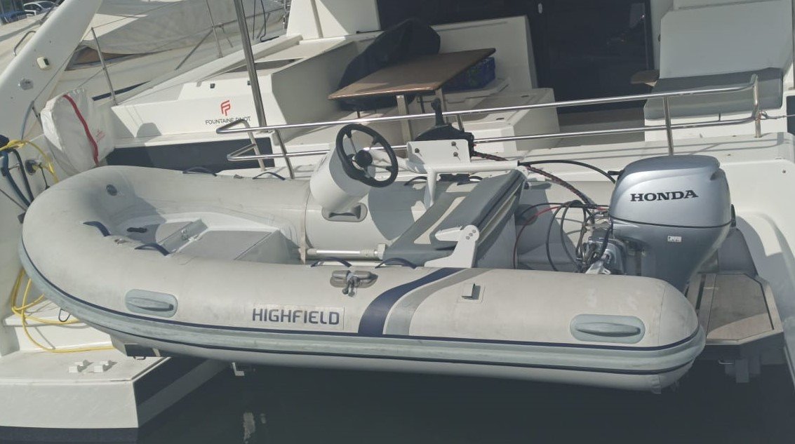 Catamaran - Fountaine - Astrea 42