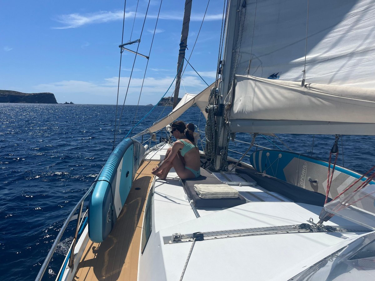 Sailing yacht in Sicily with chef on board