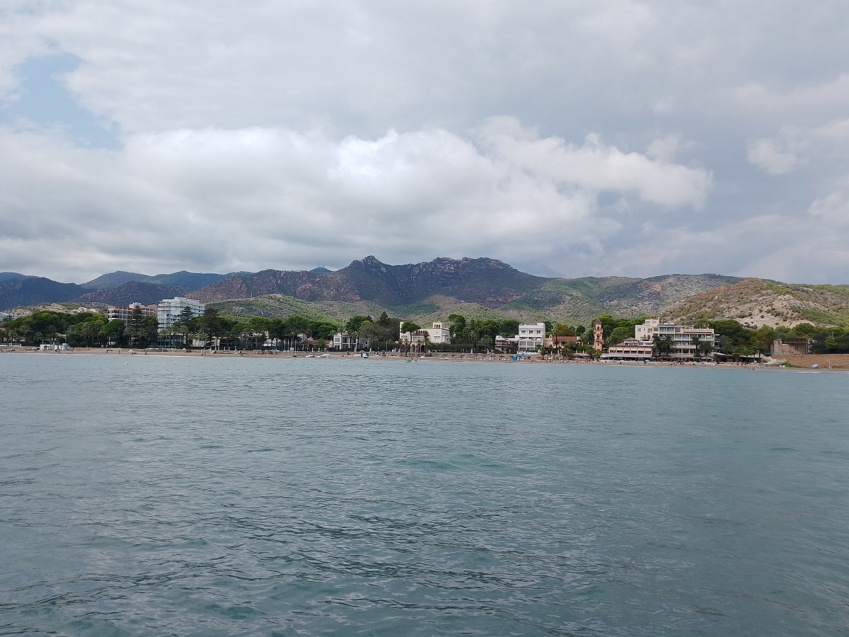 Exploring the shores of Oropesa-Benicassim