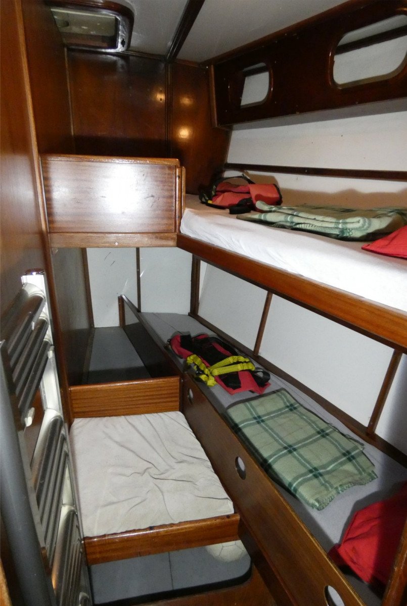 Sailboat - One Off - 5 cabins