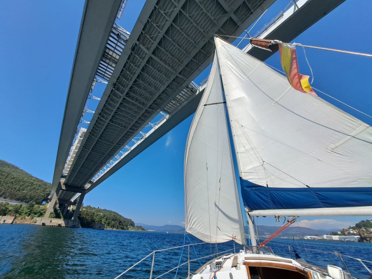 Goditi un viaggio in barca lungo l'Estuario di Vigo