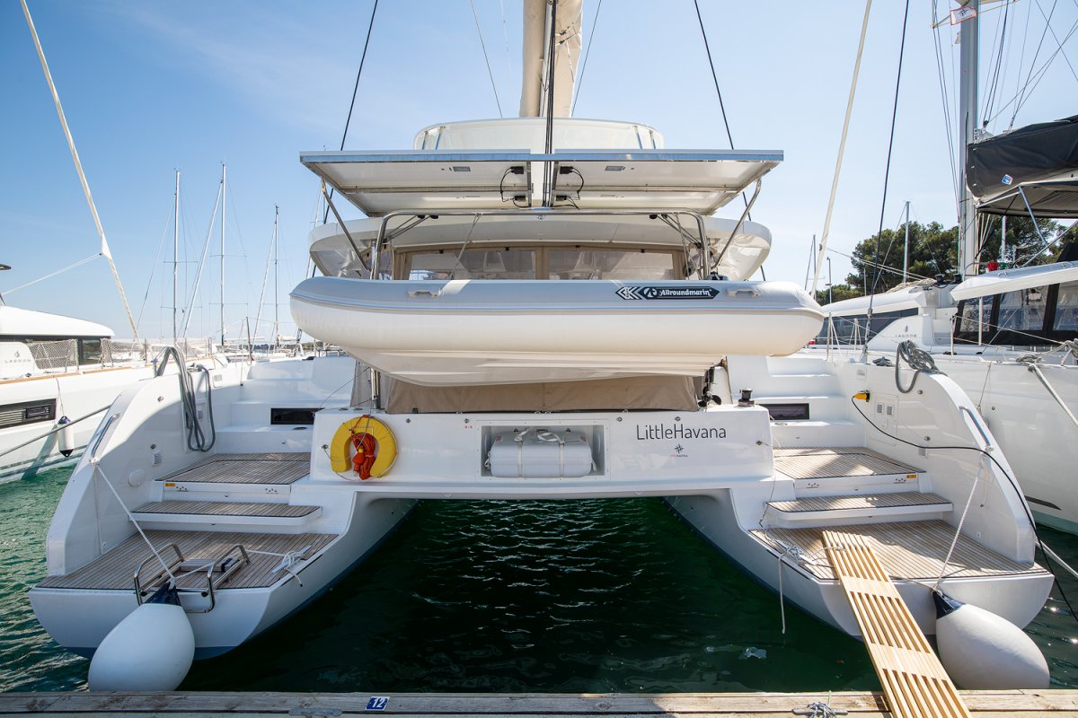 Lagoon - 13.99 meters