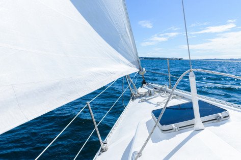 Curso de perfeccionamiento de vela en Alicante de un día