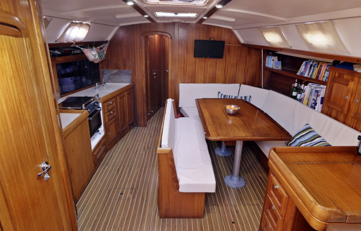 Dufour Yachts - 2 baths