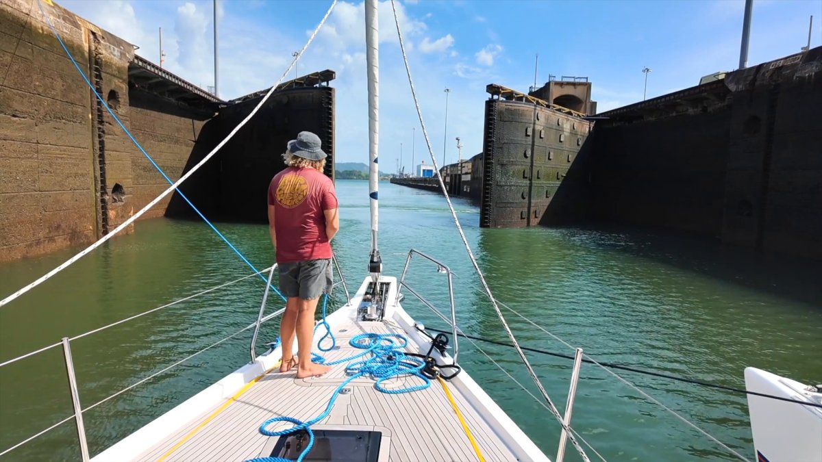 Katamaran-Segelerfahrung durch zwei Ozeane.